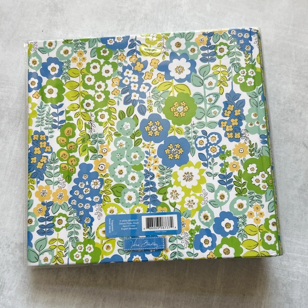 Vera Bradley Deluxe Photo Album in English Meadow Print